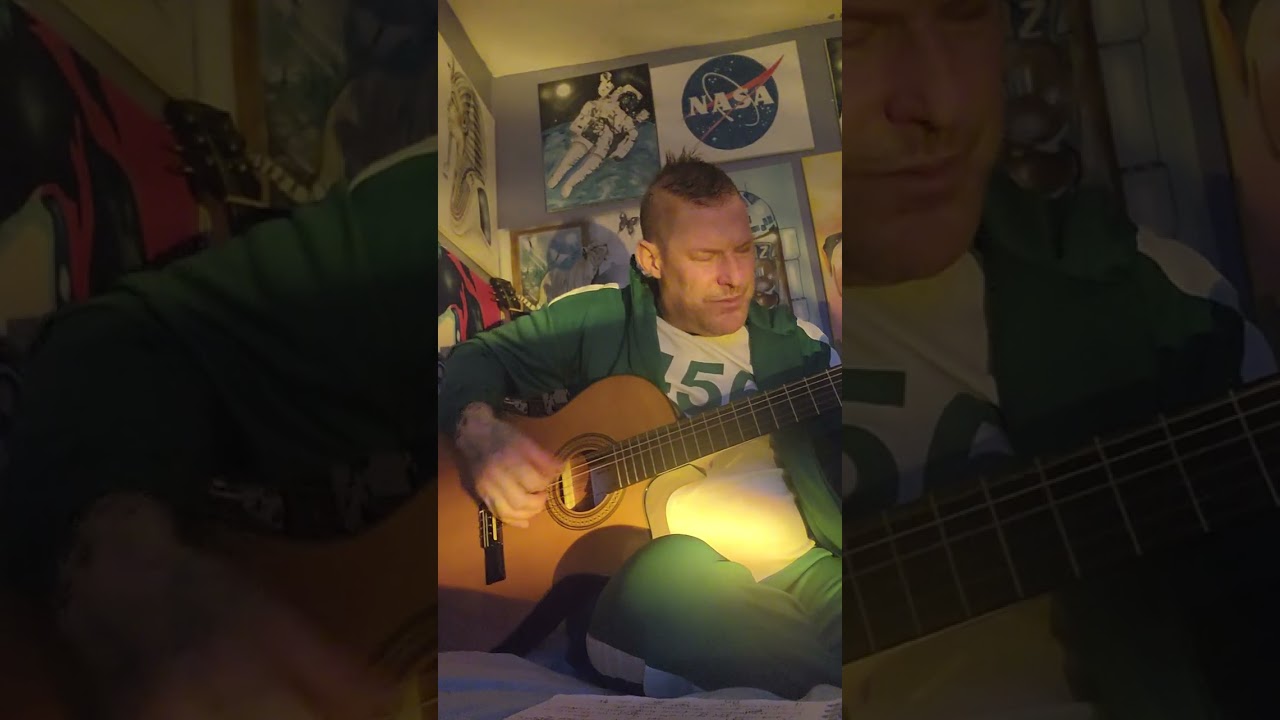 Acoustic just for fun squid games outfit 😀 hahaha p.s ive got a cold so voice warning 😄 