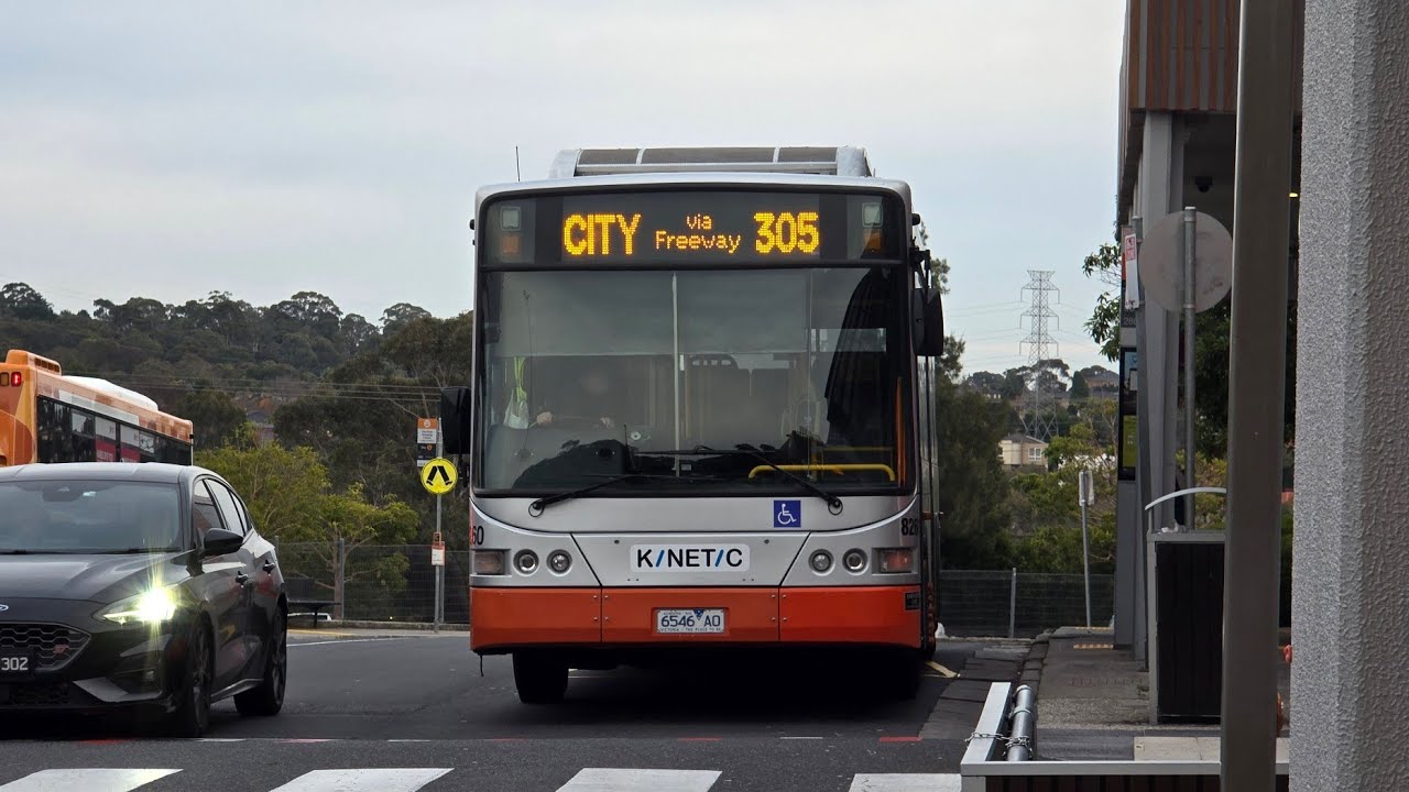Kinetic North Fitzroy 8260 on Route 305 (The Pines - City, Lonsdale Street)