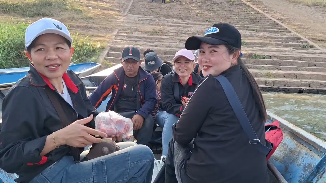 บรรยากาศพายในงานของกินหลายคัก😋เลาะๆ🇹🇭