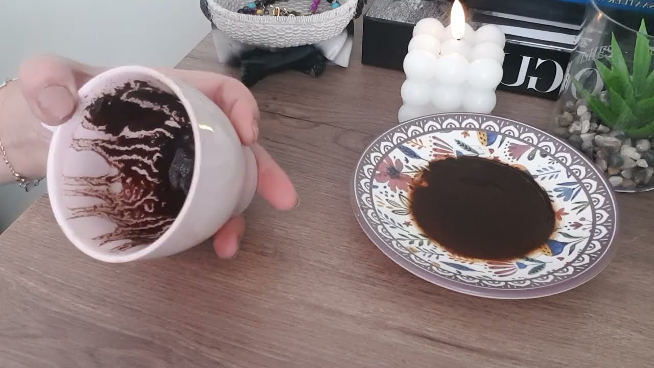 HAYATINDAKİ HERŞEYİ YENİDEN GÖZDEN GEÇİREN KİM KAHVE FALI