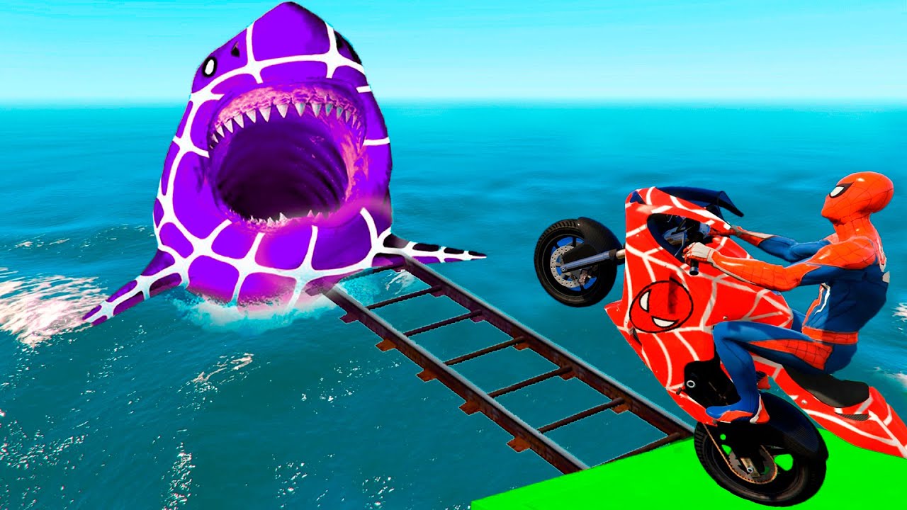 سبايدر مان اصعب دراجة نارية فوق اسماك القرش - Superheroes Ride on Motorcycle Stunt Funny Moments
