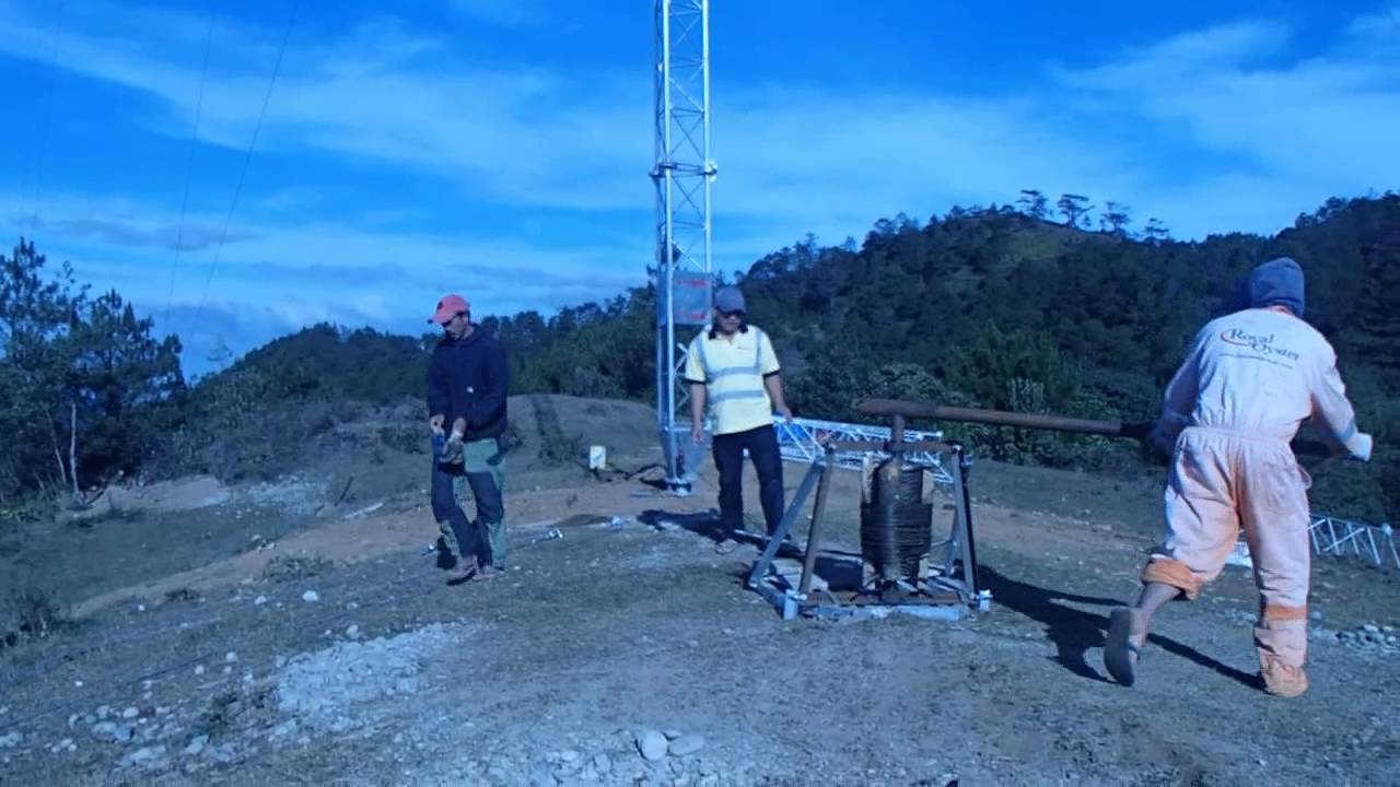 Tilting up the 100M NRG SystemsLattice mast