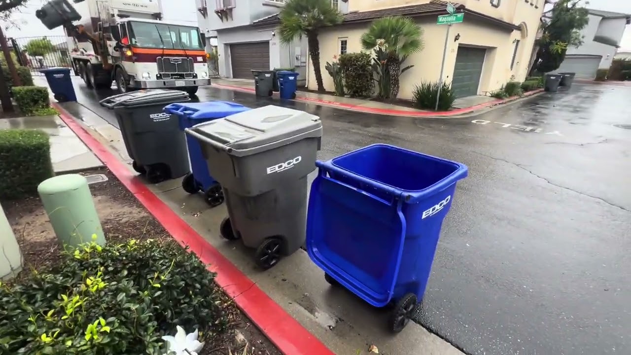 Edco New Way Sidewinder 1185 on afternoon trash collection 