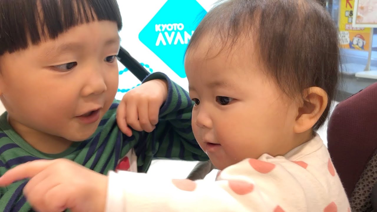 ゆなちゃんのお世話をしたがるまーかな