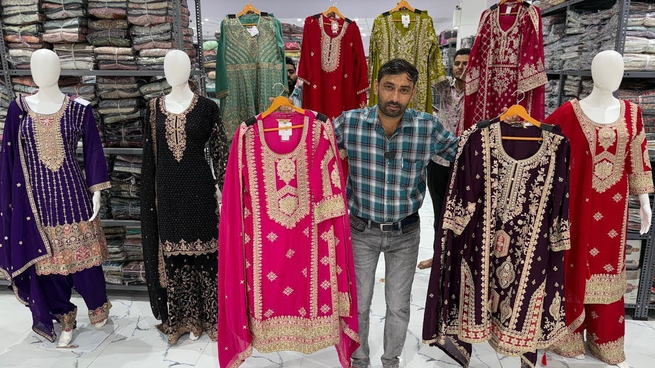Wholesale का सबसेबड़ा  hub लॉट के दाम में माल उठाओ branded readymade dresses 