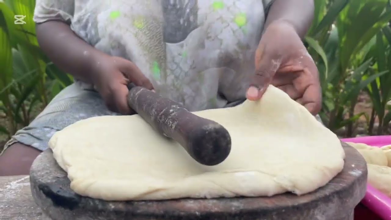 Typical & Authentic African Village Life of Hardworking mums #cooking traditional food for dinner 
