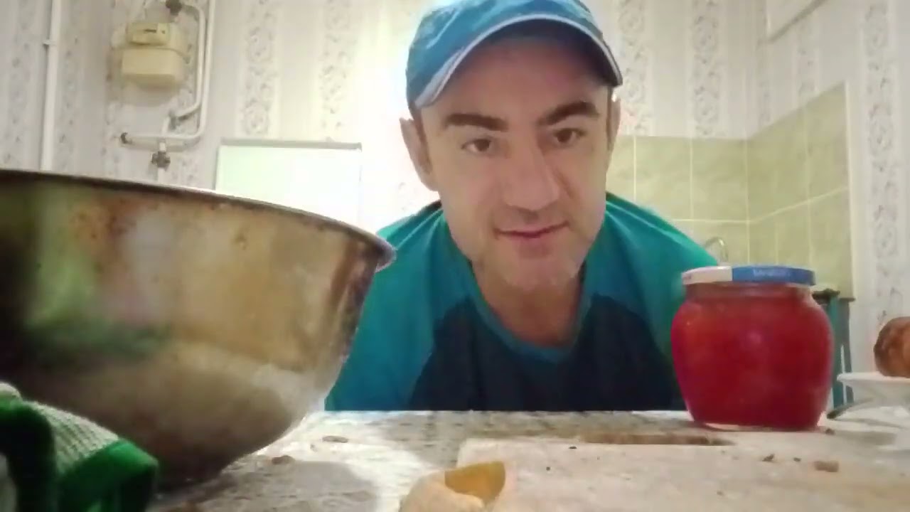 ЖЕНЩИНА МНЕ ЗАДОНАТИЛА ДЕНЕГ НА ЕДУ И КРАСНУЮ ИКРУ
