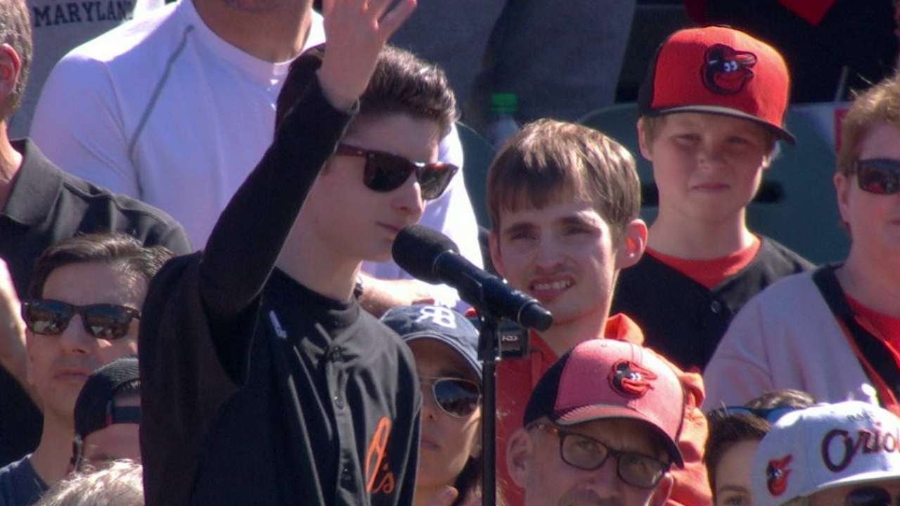 NYY@BAL: Davis Gestiehr sings God Bless America