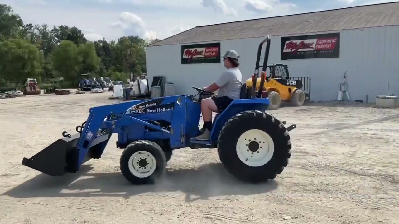 2006 NEW HOLLAND TC30 COMPACT TRACTOR WITH LOADER 155842