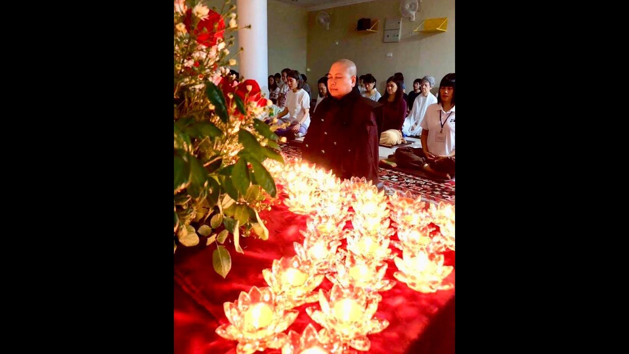 Offering by Devotees  | Sayalay Dipankara