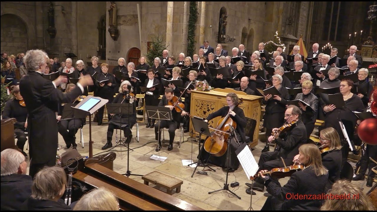Christmas Sanctus van Lee Dengler door het Oldenzaals Latijns Basiliekkoor