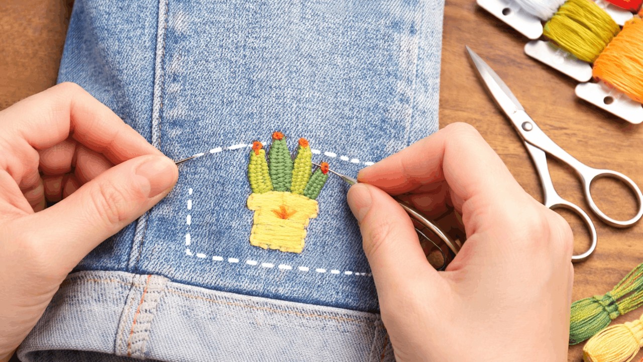 The Art of Embroidering on Jeans – From Simple Stitch to Beautiful Cactus Design