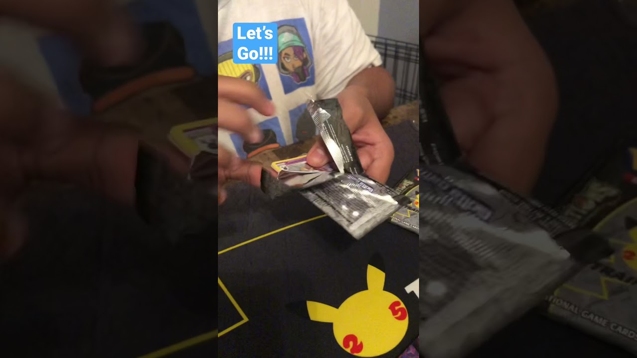 Pok&eacute;mon Celebrations New Pokemon Dark Gyarados