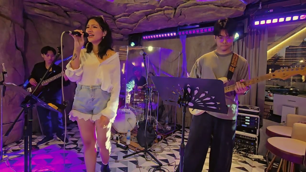 ถ่านไฟเก่า - พี่เบิร์ดธงไชย [Live Cover from T-Rex Gastrobar]