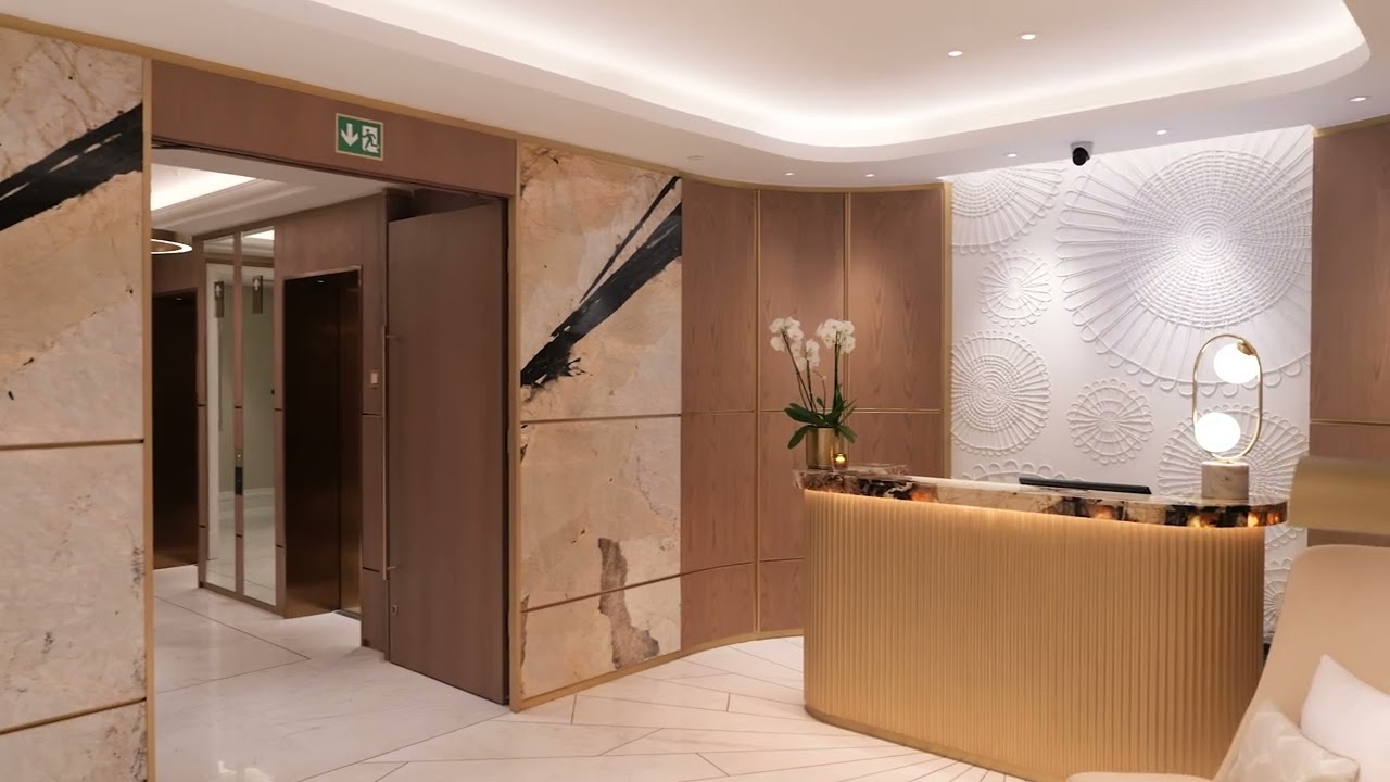 Gesso restaure les moulures historiques de l’hôtel Corinthia à Bruxelles