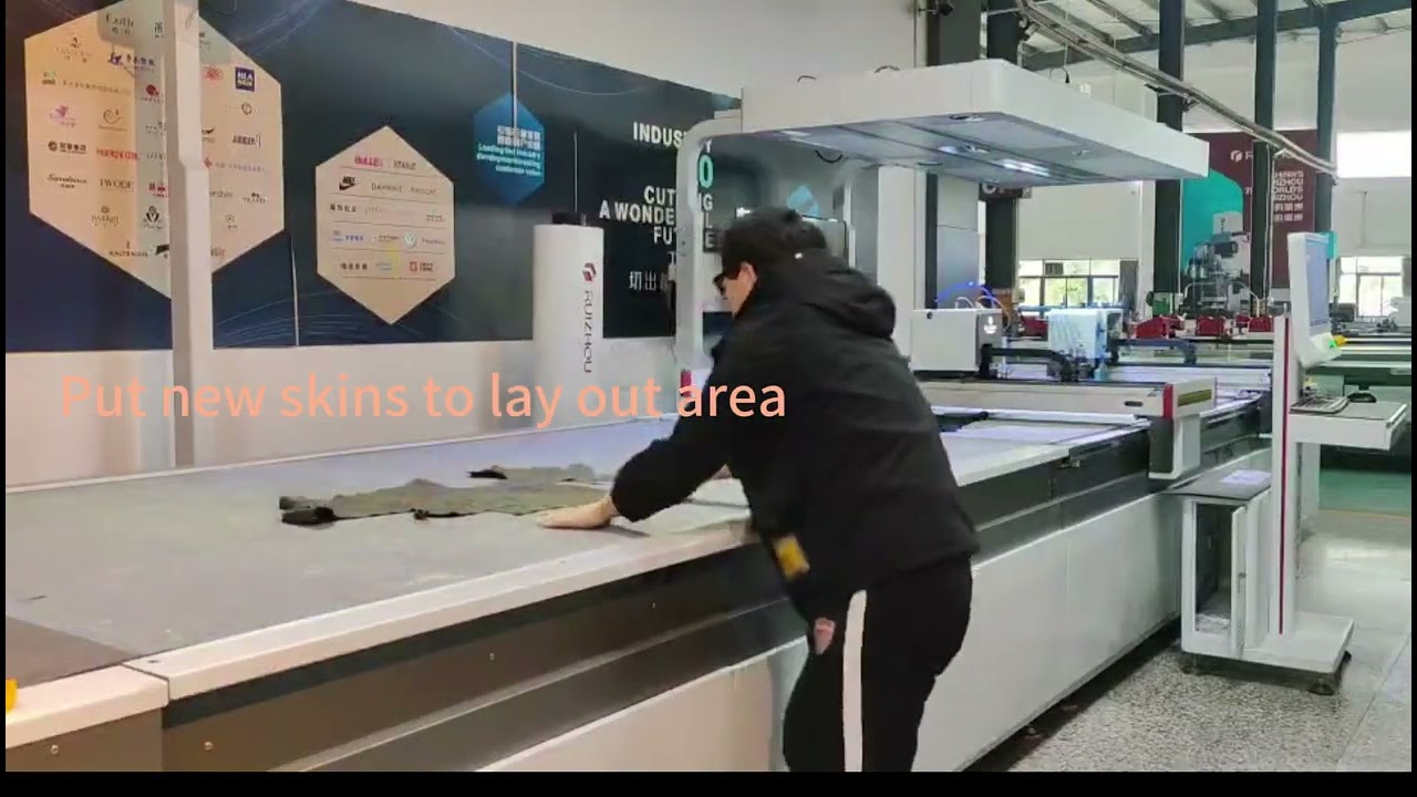 Assembly line cutting: continuous feeding + cutting