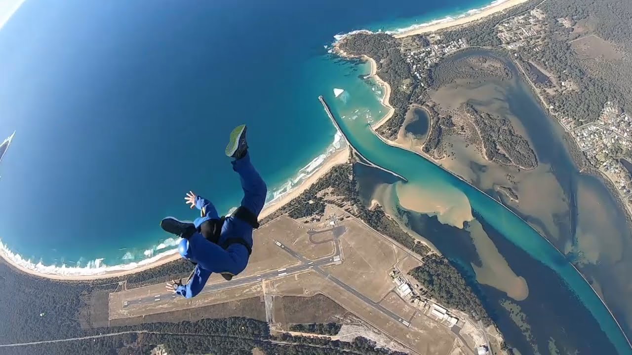 Learning to Skydive - Accelerated Freefall (AFF) Course with Skydive OZ