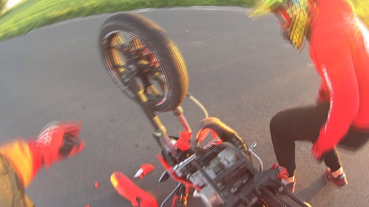 Zbieramy motocykl z ulicy! Mały popis duże straty / #1 black opso