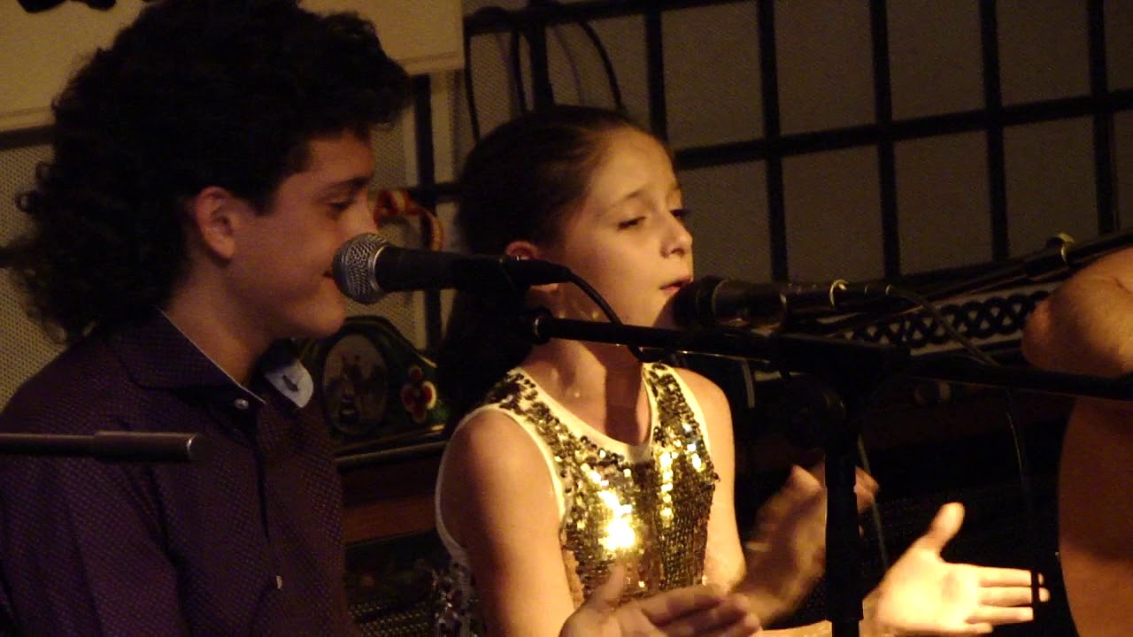 El Balilla con su hermana Lyly en Villa Molero 16