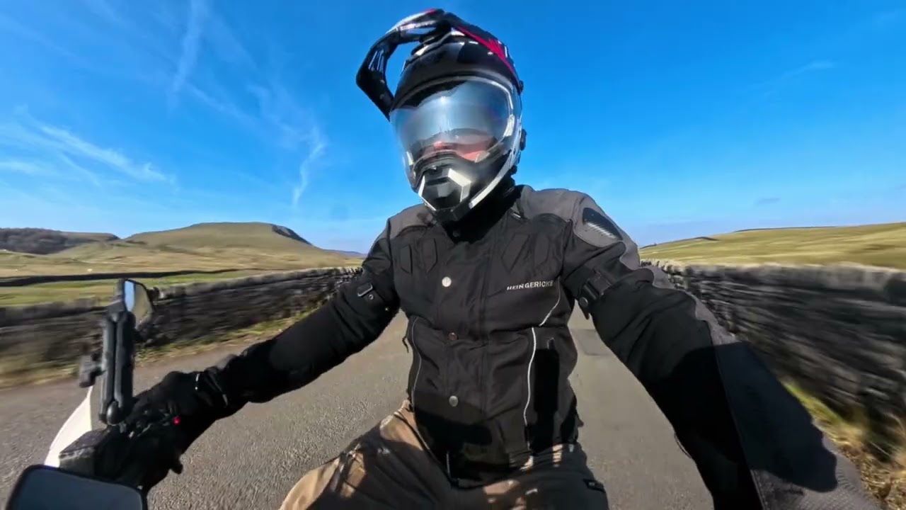 Castleton to Macclesfield on a very rough 1991 Suzuki DR650rse!