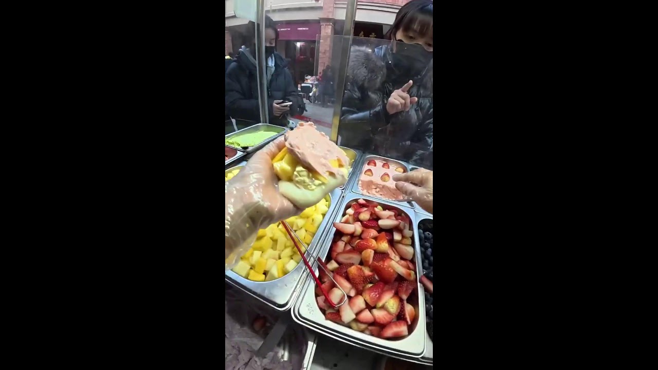 Chinese street food Fruit cheese glutinous rice balls🍘水果奶酪麻糍もち米団子 