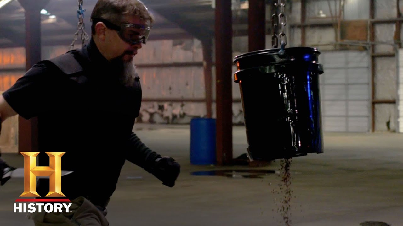 Forged in Fire: Knife or Death - Chris Caban Takes on Knife Fight | History