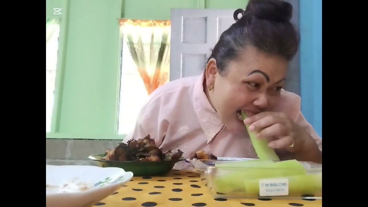 Gawe apem  Mango kembang smaak , Goreng ayam kukus laboe sambel trasi idjo mantap sekali 😋
