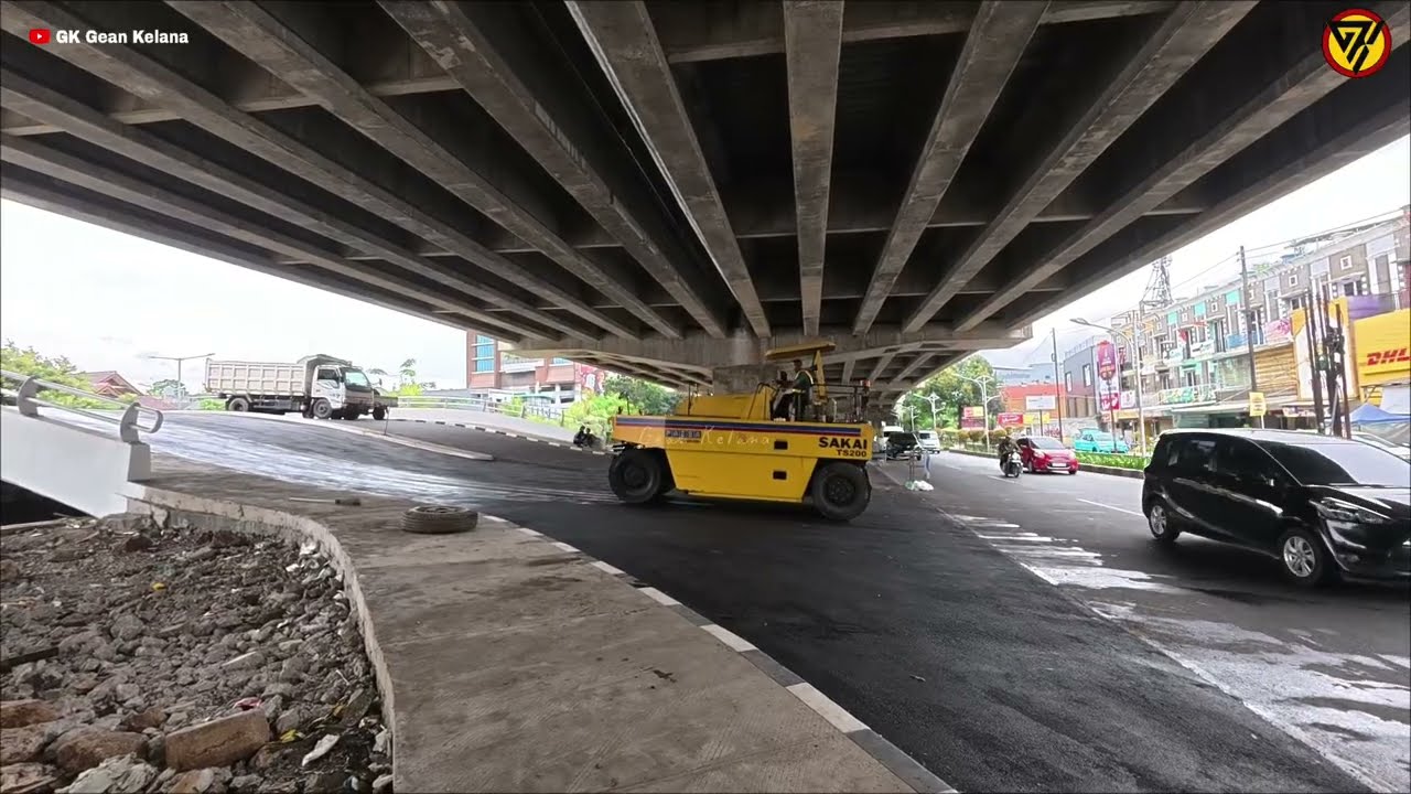 VIRAL KEKUATAN NETIZEN, JEMBATAN LENGKUNG KALIMALANG DI ASPAL ULANG HOTMIX PADAHAL SUDAH DIRESMIKAN
