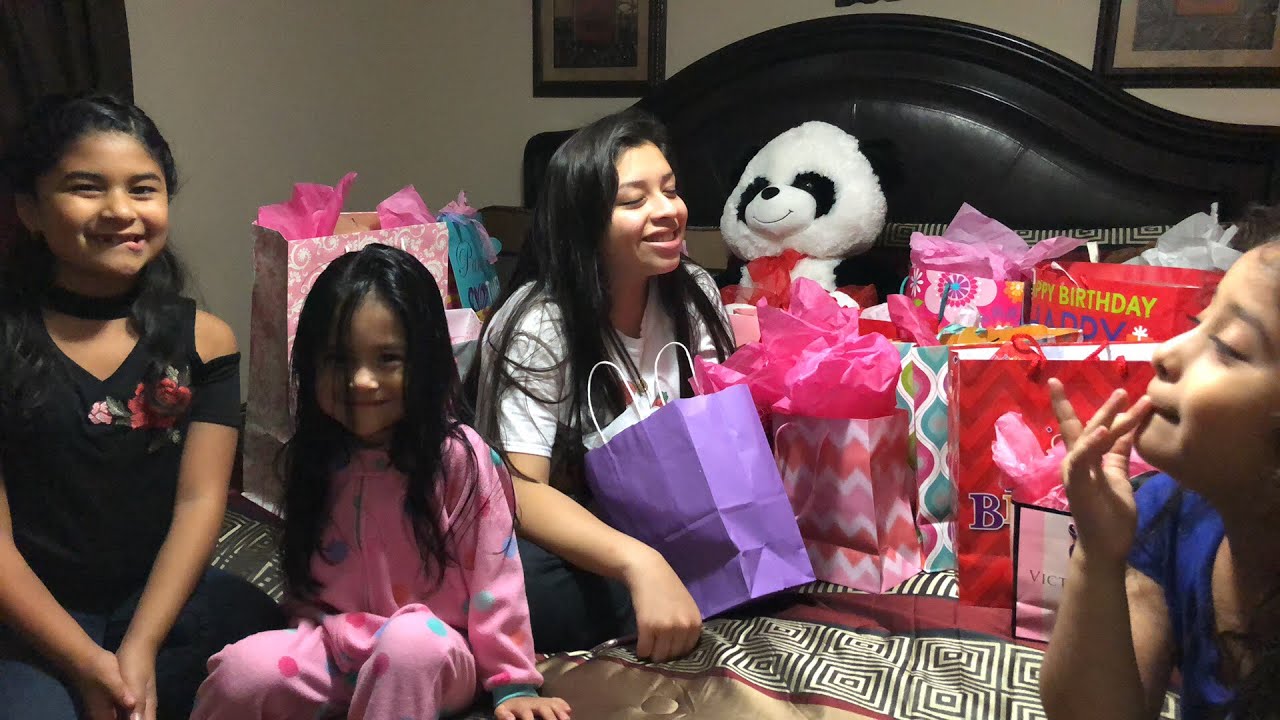 Abriendo los regalos 🎁 de Jackie