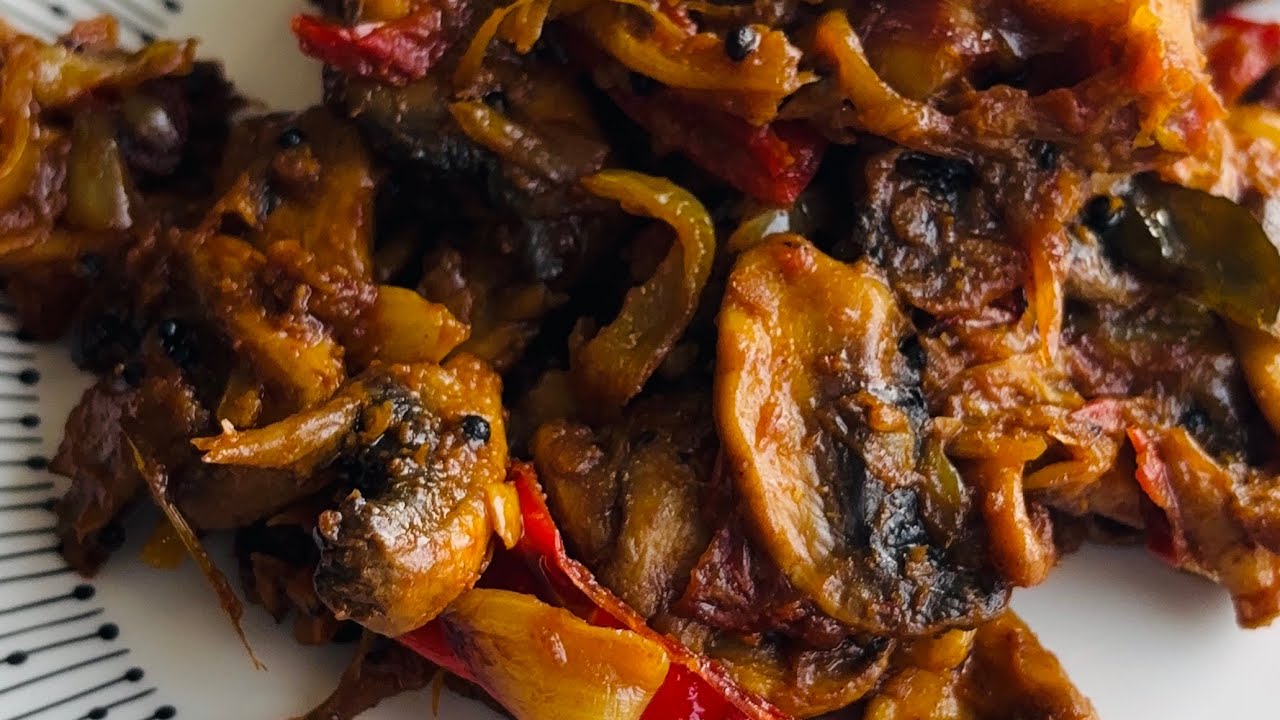 🔥 Nadan Mushroom Roast Recipe | ചപ്പാത്തിക്ക് എളുപ്പത്തിൽ മഷ്&zwnj;റൂം റോസ്റ്റ് #food #cooking 