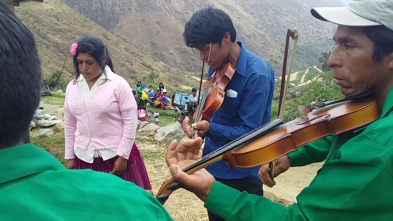 conjunto paz verdadera en su 18 aniversario de la iglesia cristo en el peru carap pamparomas .