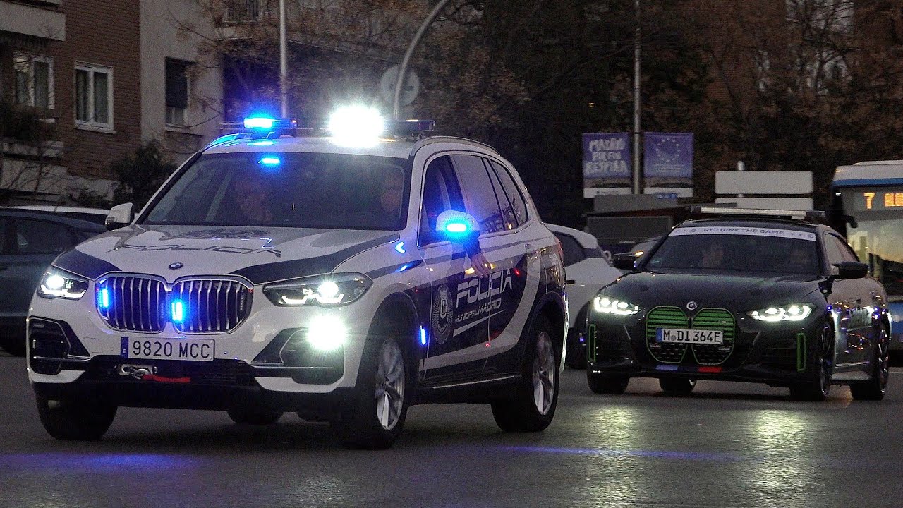 Escolta de  Policia Nacional y Municipal al autobus del Real Madrid y Liverpool.Champions 2022-2023