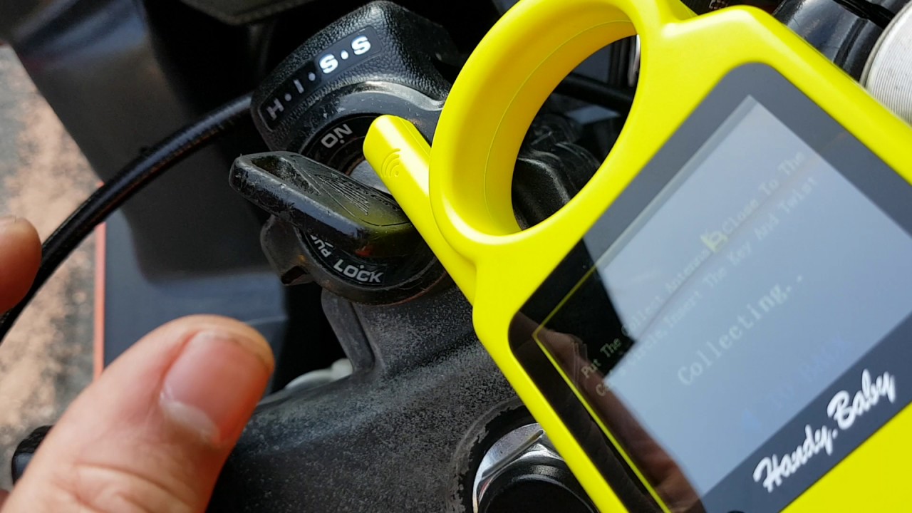 Using Hand Baby key cloner on Honda CBR 600 with a ID 46 transponder key
