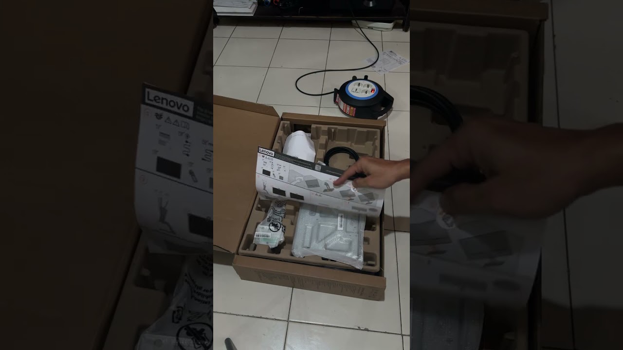 Unboxing monitor lenovo