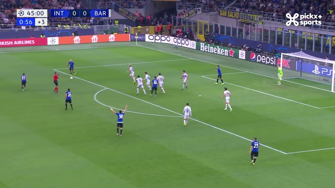 Champions League 04/10/2022 / Goal &Ccedil;alhanoğlu against Barcelona
