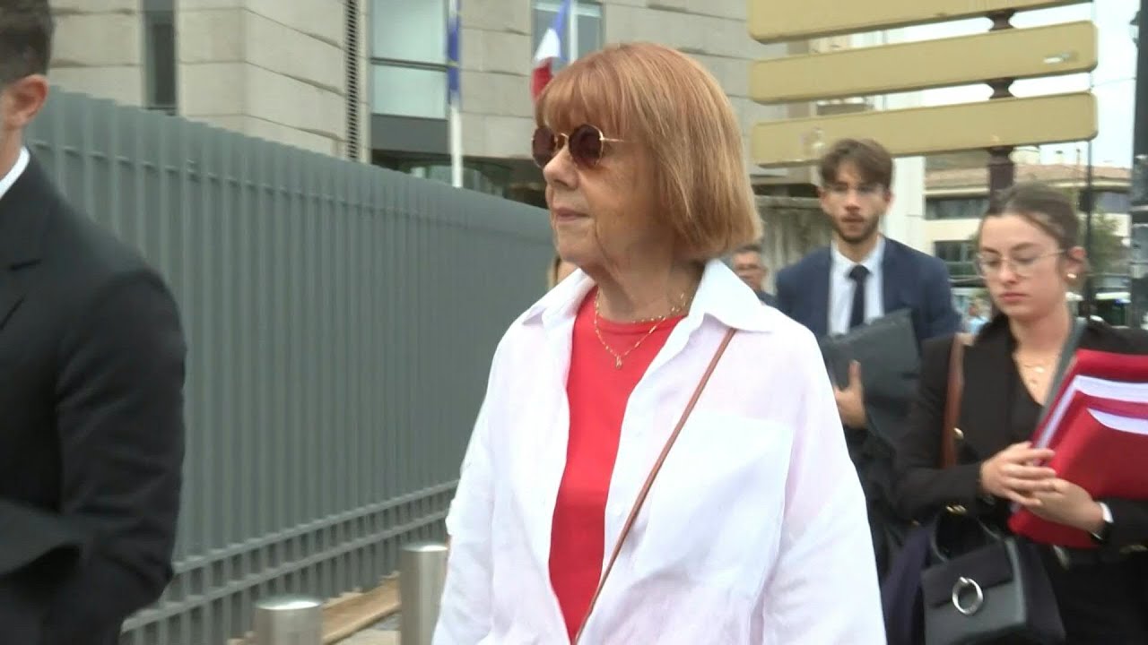 Viols de Mazan : arrivée de la victime, Gisèle P., au tribunal pour son témoignage | AFP Images