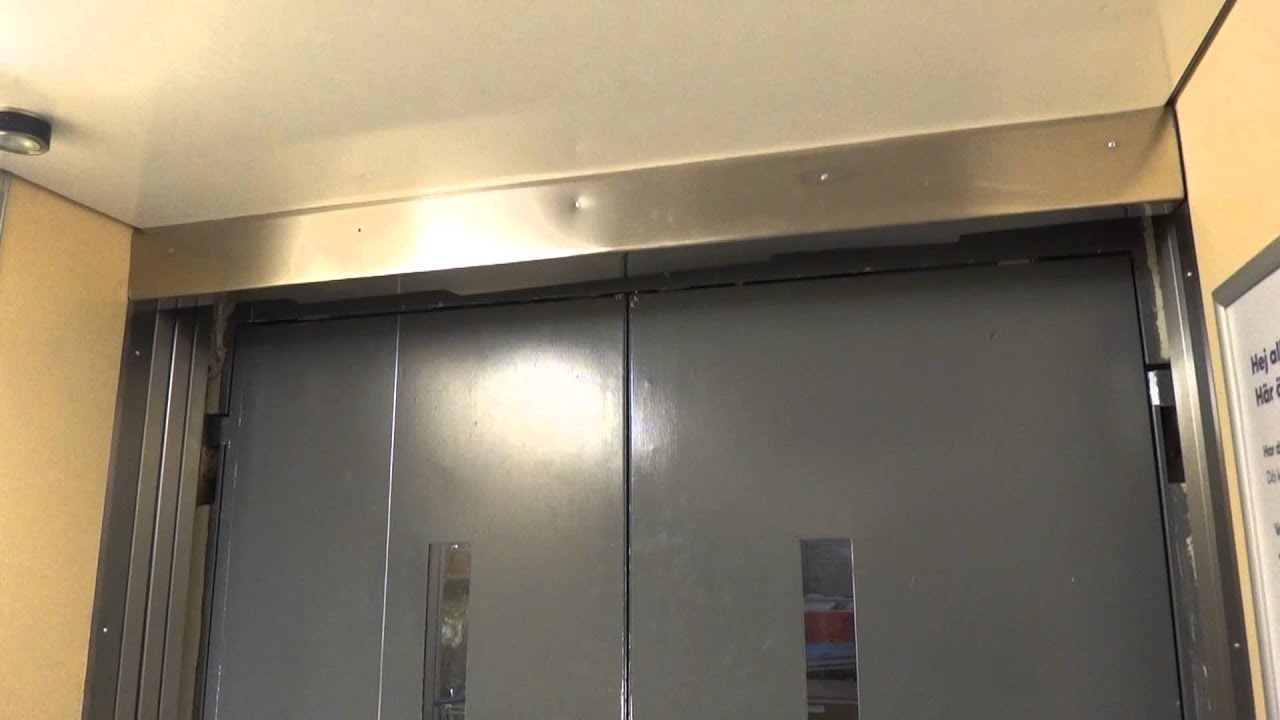 KONE upgraded Roped Hydraulic freight elevator @ IKEA, Valbo (Outside of Gävle), Sweden.