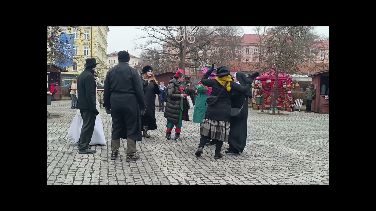  Cаксофоны, аккордеон, а люди в телефон. #olinacz #festival #koncert #праздник #масленница#music 