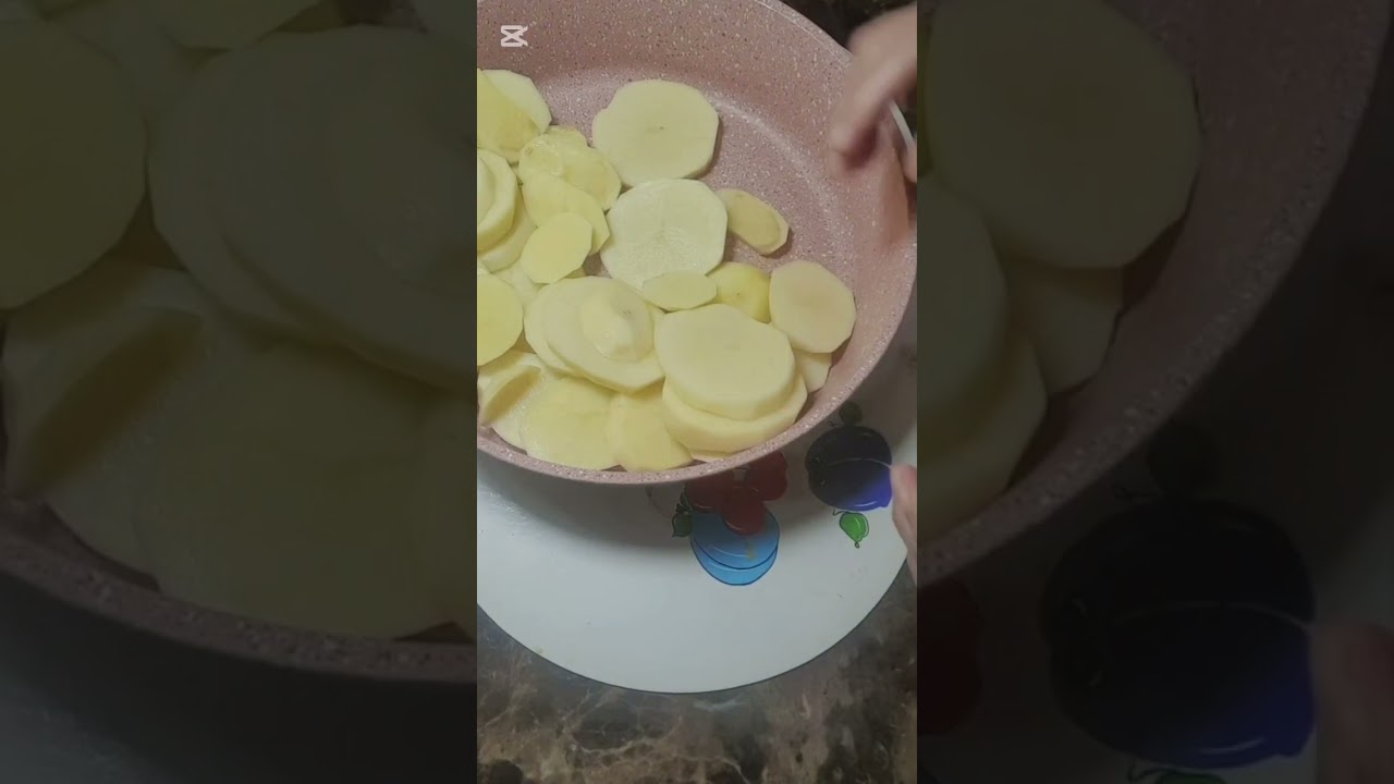 صنيه الفراخ بالبطاطس من غير صلصة  مش هتبطلي تعمليها  وبالهنا