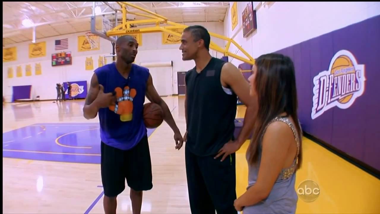 Rick Fox visits Kobe on 