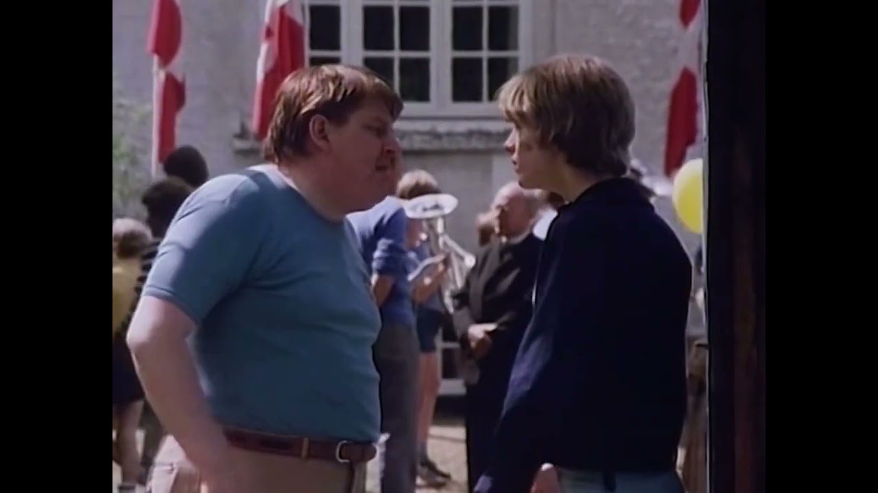 Busters verden (1984) - Ole Thestrup giver Lars r&oslash;vfuld