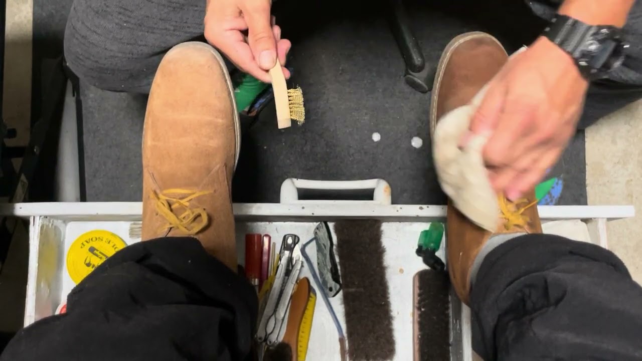 #asmr #shoeshine Good therapy with suede shoes 👟 brush and knife 🥱