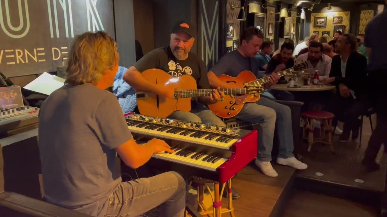 Adrien Moignard, Mathieu Chatelain et Christophe Cravero - How high the moon