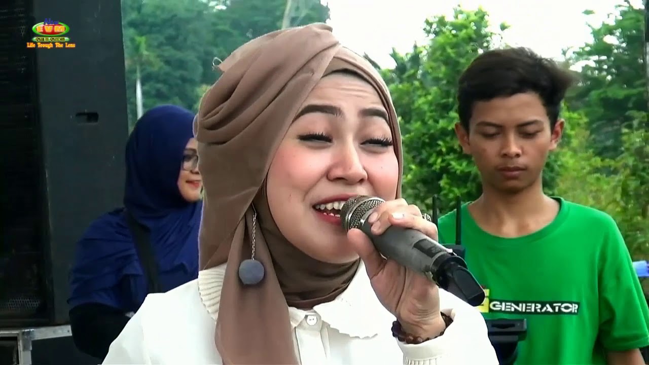 Awan kelabu -  selvi anggreani