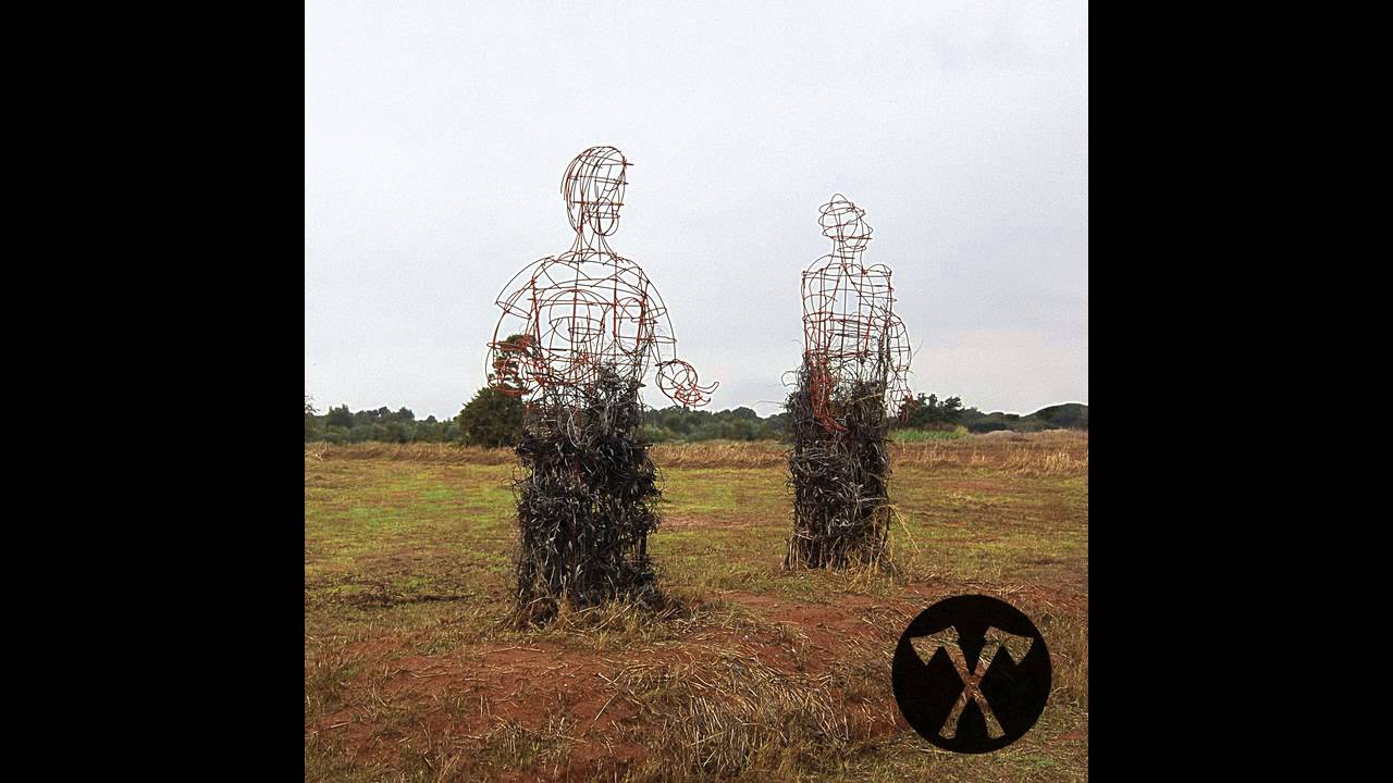 Red Axes - Only A Clown Can Catch An Axe
