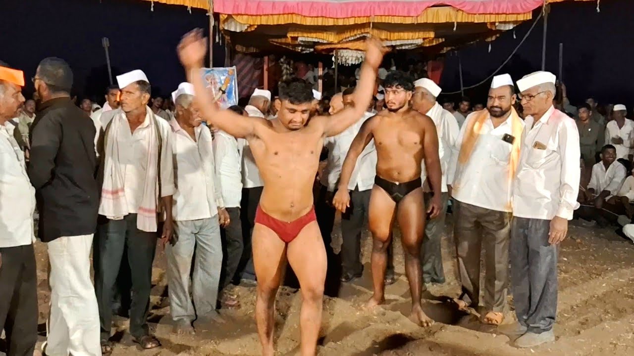 गौरव देवरे चांदवड अजिंक्य माळी पोहरे विकी करे पुणे इम्रान पहलवान हरसुल नंदाळे बुद्रुक कुस्ती मैदान 