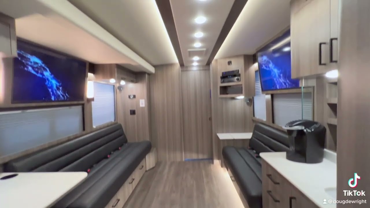 Another Entertainer Bus Goes On Tour