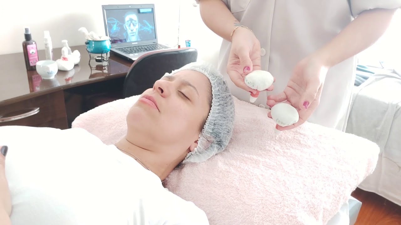 MASSAGEM COM PINDAS