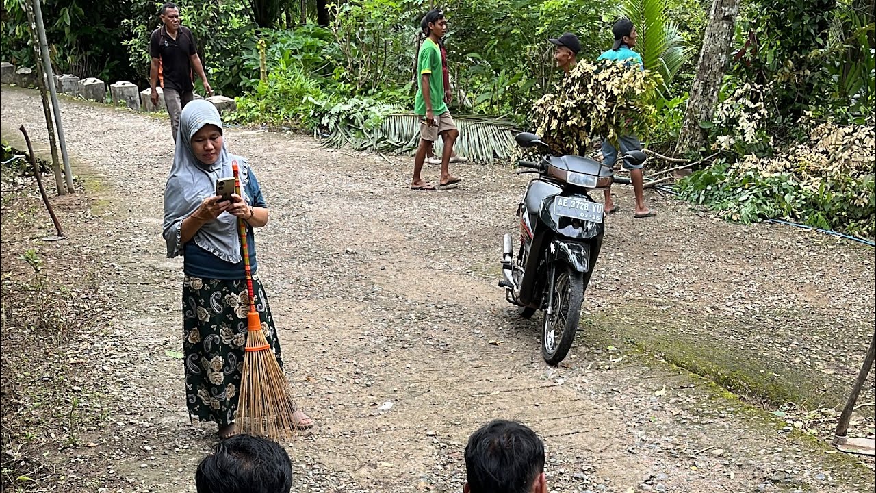 Kerja bakti kalson krajan sebelum puasa