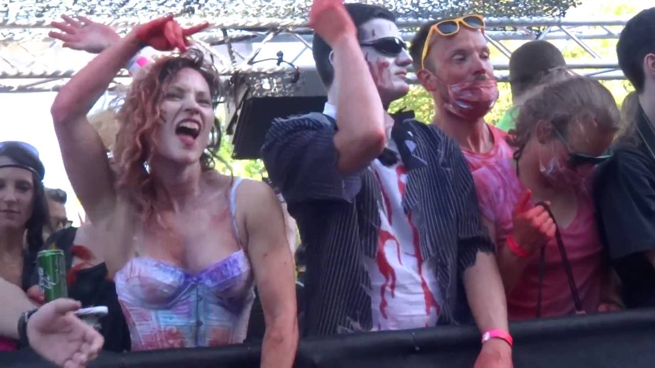 Street Parade 2016: Love Mobile 9 - The Freak Show!